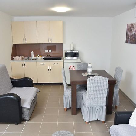 Boja Zalaska - Kameni Apartman Jagodina Esterno foto