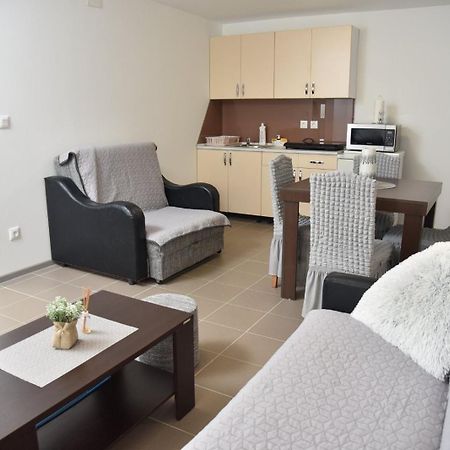 Boja Zalaska - Kameni Apartman Jagodina Esterno foto